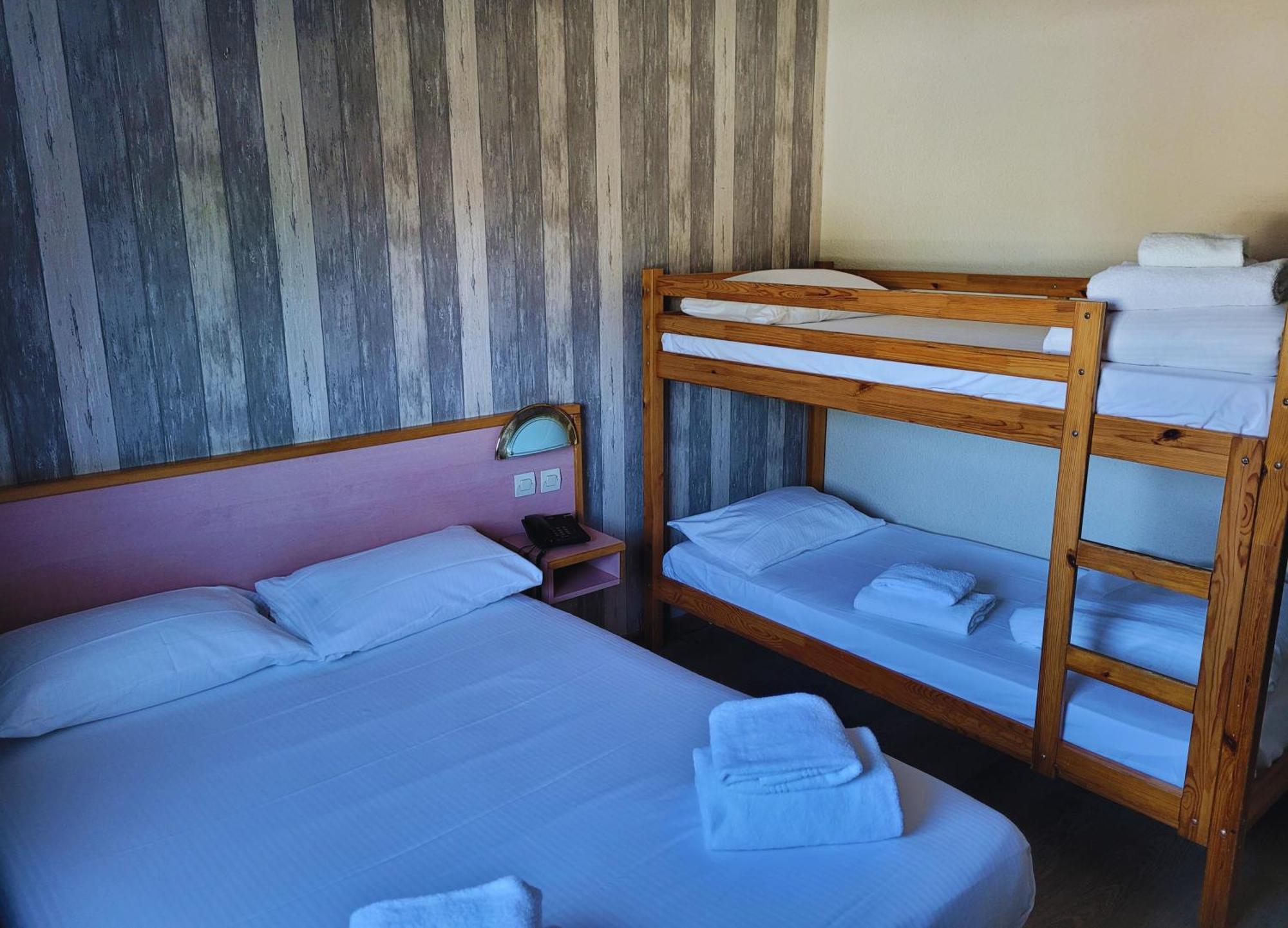 Hotel Restaurant Les Chataigniers Privas Ruang foto