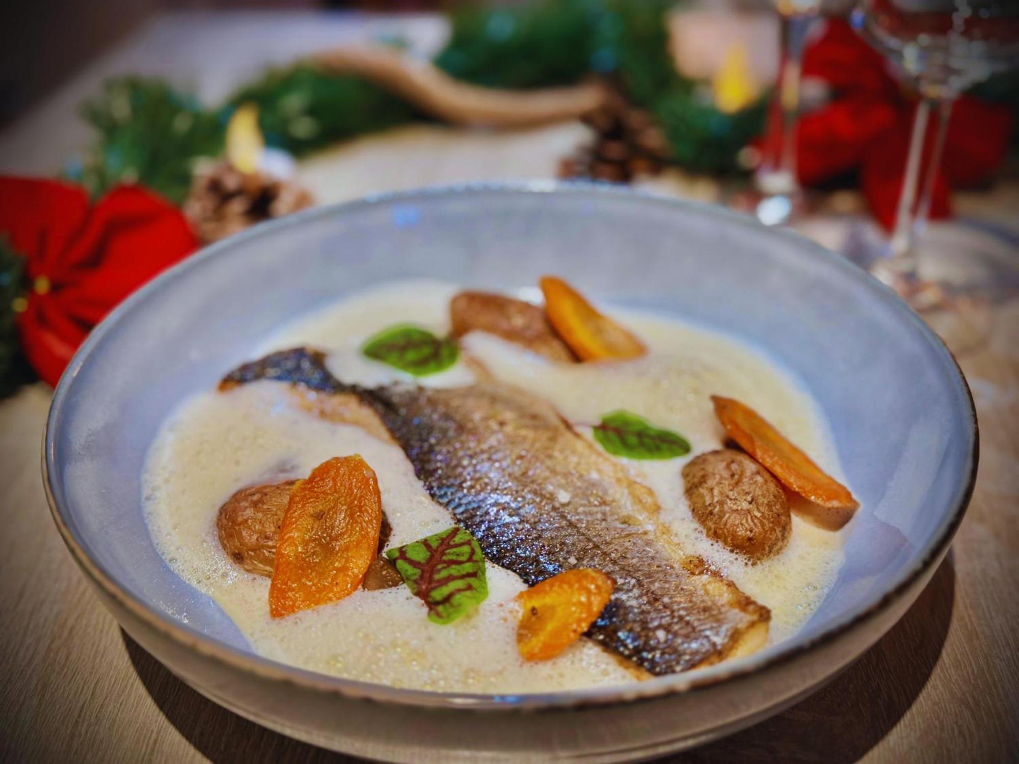 Hotel Restaurant Les Chataigniers Privas Bagian luar foto